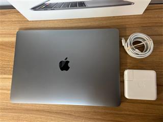 APPLE MACBOOK PRO, 8GB RAM, 512GB SSD, MODEL#: MXK52LL/A, COLOR: SILVER